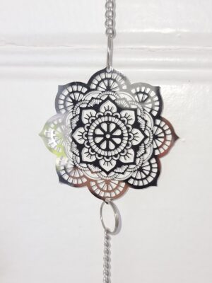 Drömfångare silver metall med Buddha. Besök Blickfång.se
