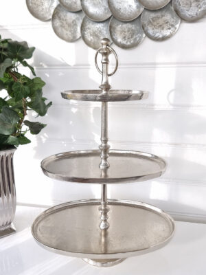 Stort-ovalt-vaningsfat-i-silver