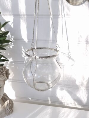 Ampel i glas och silver för upphängning. Besök Blickfång.se