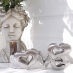 Love text i silver för dekoration. Besök Blickfång.se