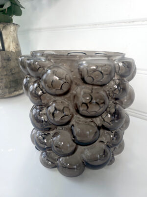 Ljuslykta med bubblor i glas. Besök blickfång.se