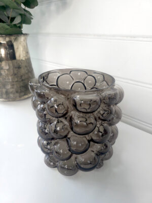 Ljuslykta med bubblor i glas. Besök blickfång.se