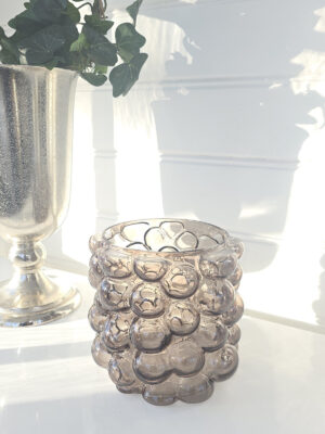 Ljuslykta med bubblor i glas. Besök blickfång.se