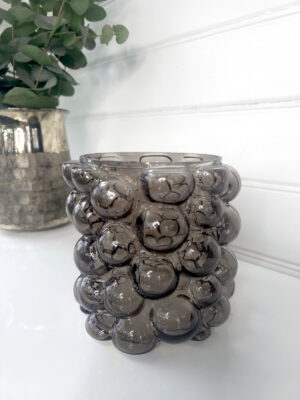 Ljuslykta med bubblor i glas. Besök blickfång.se