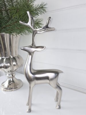 Stor hjort i silver dekoration. Besök blickfång.se