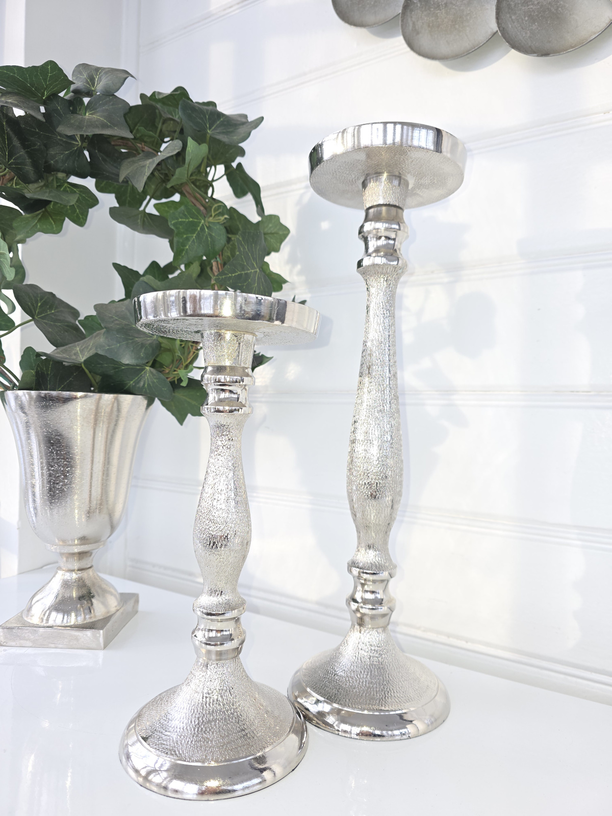 Blockljusstake-par-i-silver-metall-1