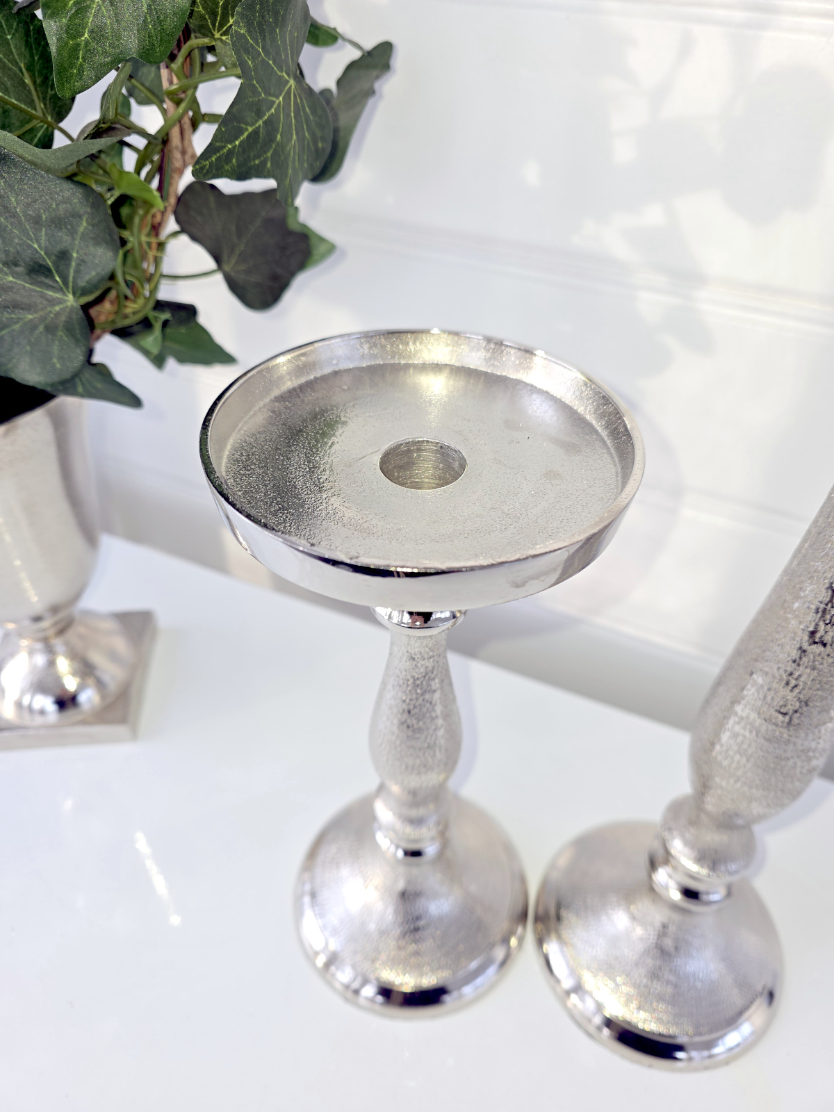 Blockljusstake-par-i-silver-metall-2