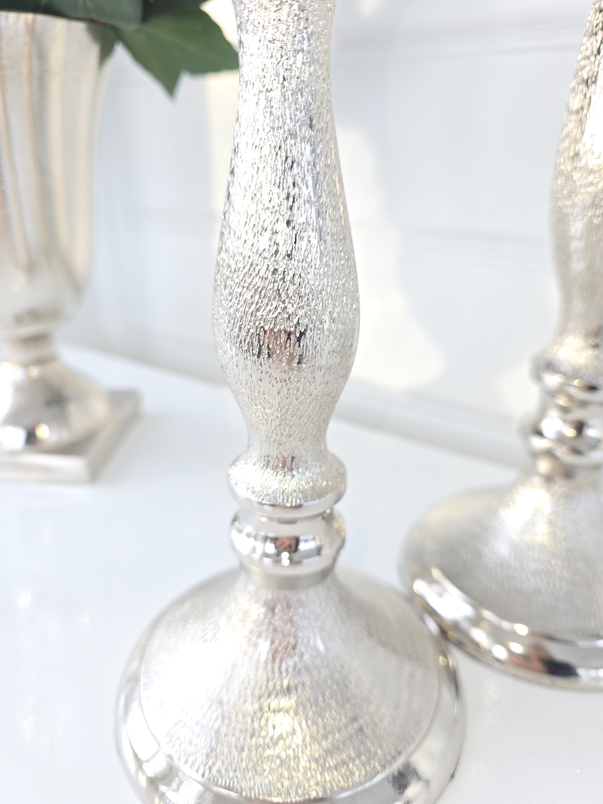 Blockljusstake-par-i-silver-metall-3