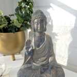 Sittande stor buddha figur för inredning och dekoration