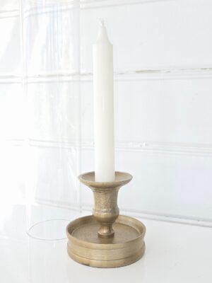 Ljusstake guld med glascylinder. Besök blickfång.se