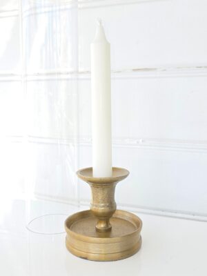 Ljusstake guld med glascylinder. Besök blickfång.se