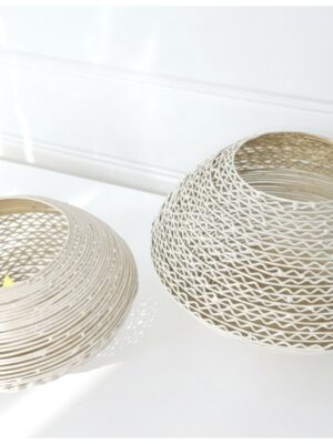 Rund lykta beige tråd metall. Besök Blickfång.se