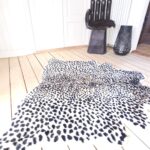 Leopard matta svart vitt. Besök blickfång.se
