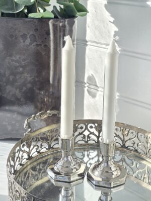 Liten ljusstake par i silver. Besök blickfång.se